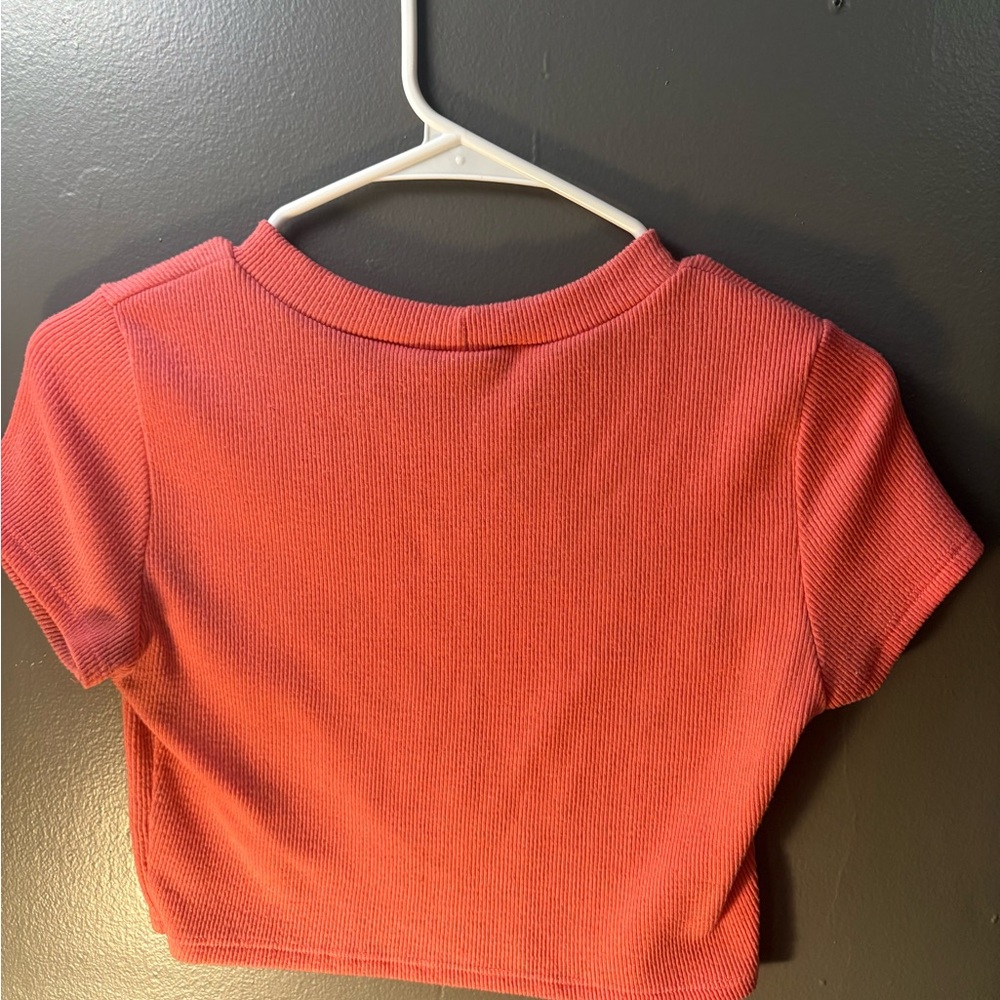 Coral Ribbed Crop Top - Picture 2 of 2
